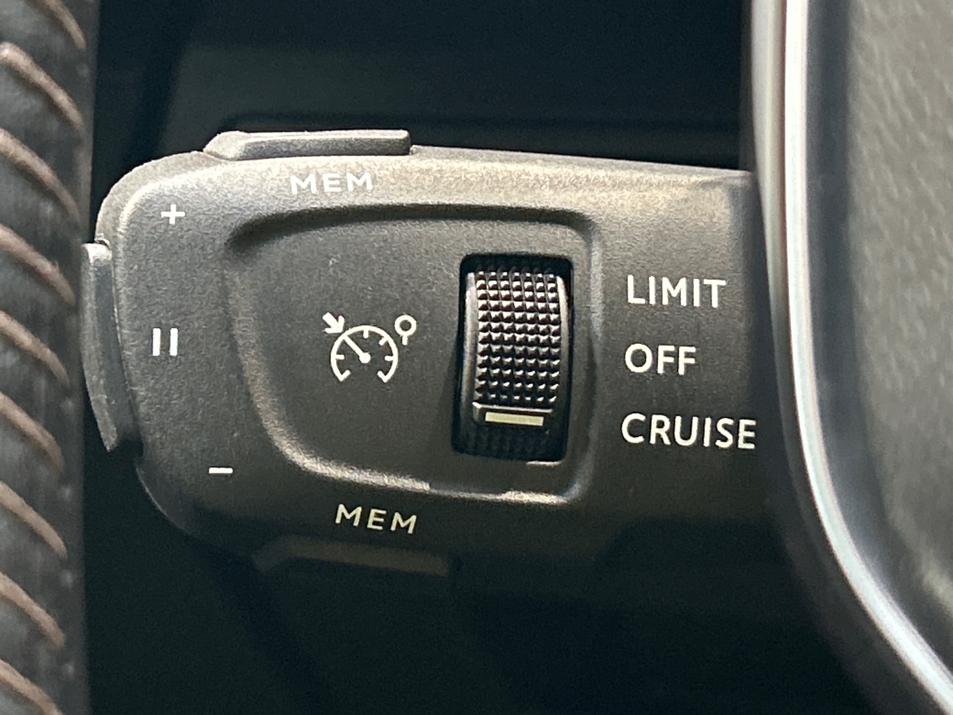 PEUGEOT 3008 ALLURE PACK HYBRID 136 E-DCS6