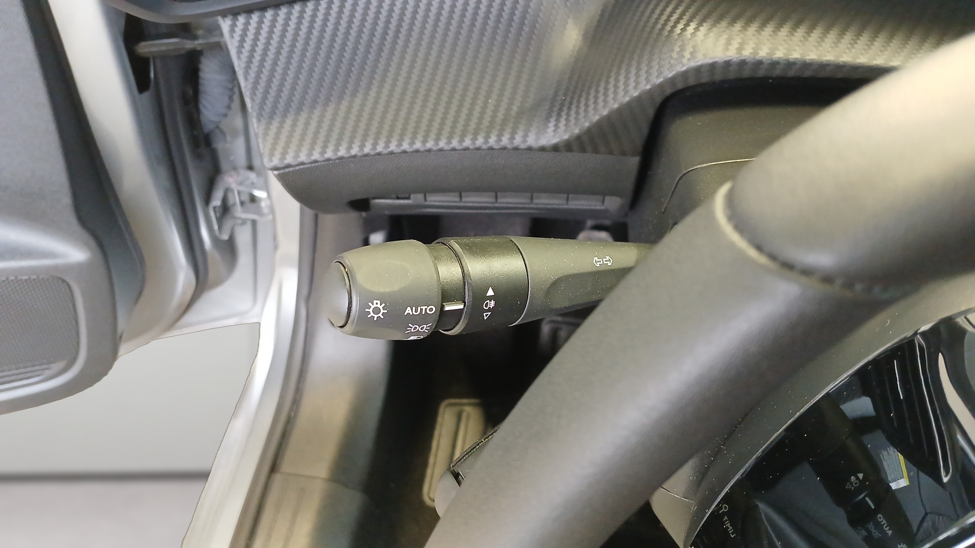 PEUGEOT 208 Allure 100 ch BVM6