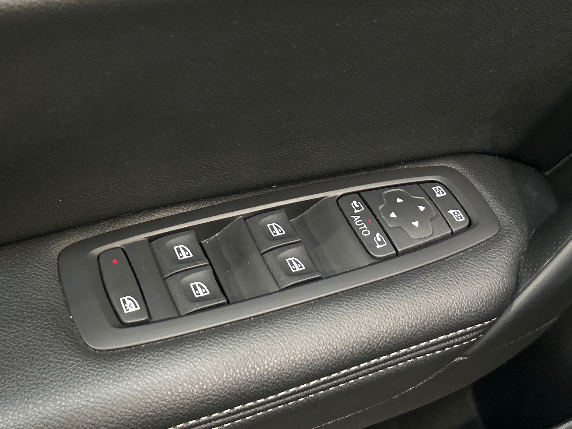 RENAULT MEGANE IV ESTATE techno TCe 140 EDC -23