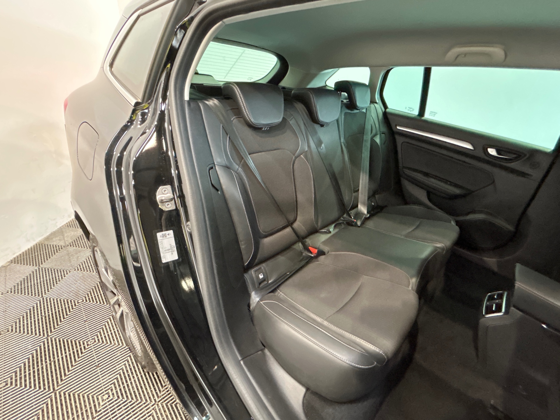 RENAULT MEGANE IV ESTATE techno TCe 140 EDC -23