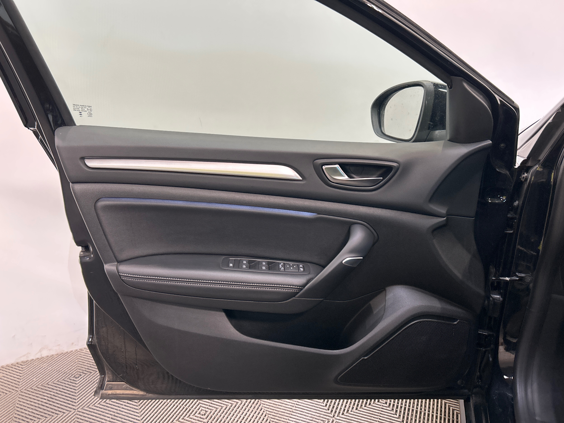 RENAULT MEGANE IV ESTATE techno TCe 140 EDC -23