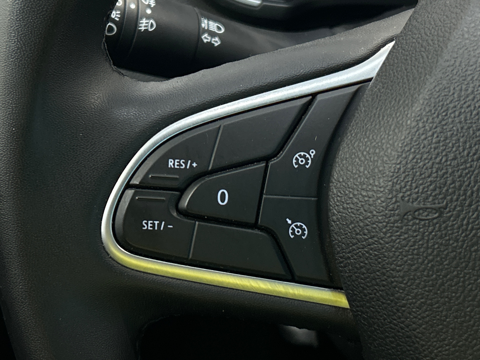 RENAULT MEGANE IV ESTATE techno TCe 140 EDC -23