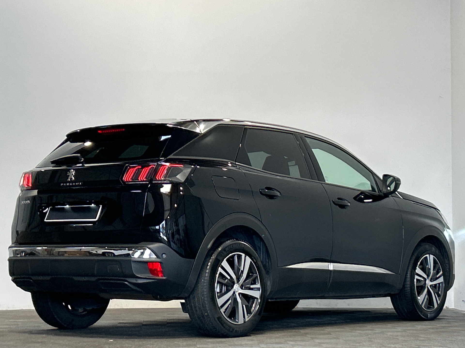PEUGEOT 3008 ALLURE PACK HYBRID 136 E-DCS6