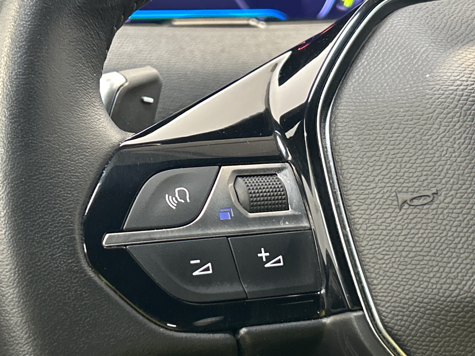 PEUGEOT 3008 ALLURE PACK HYBRID 136 E-DCS6
