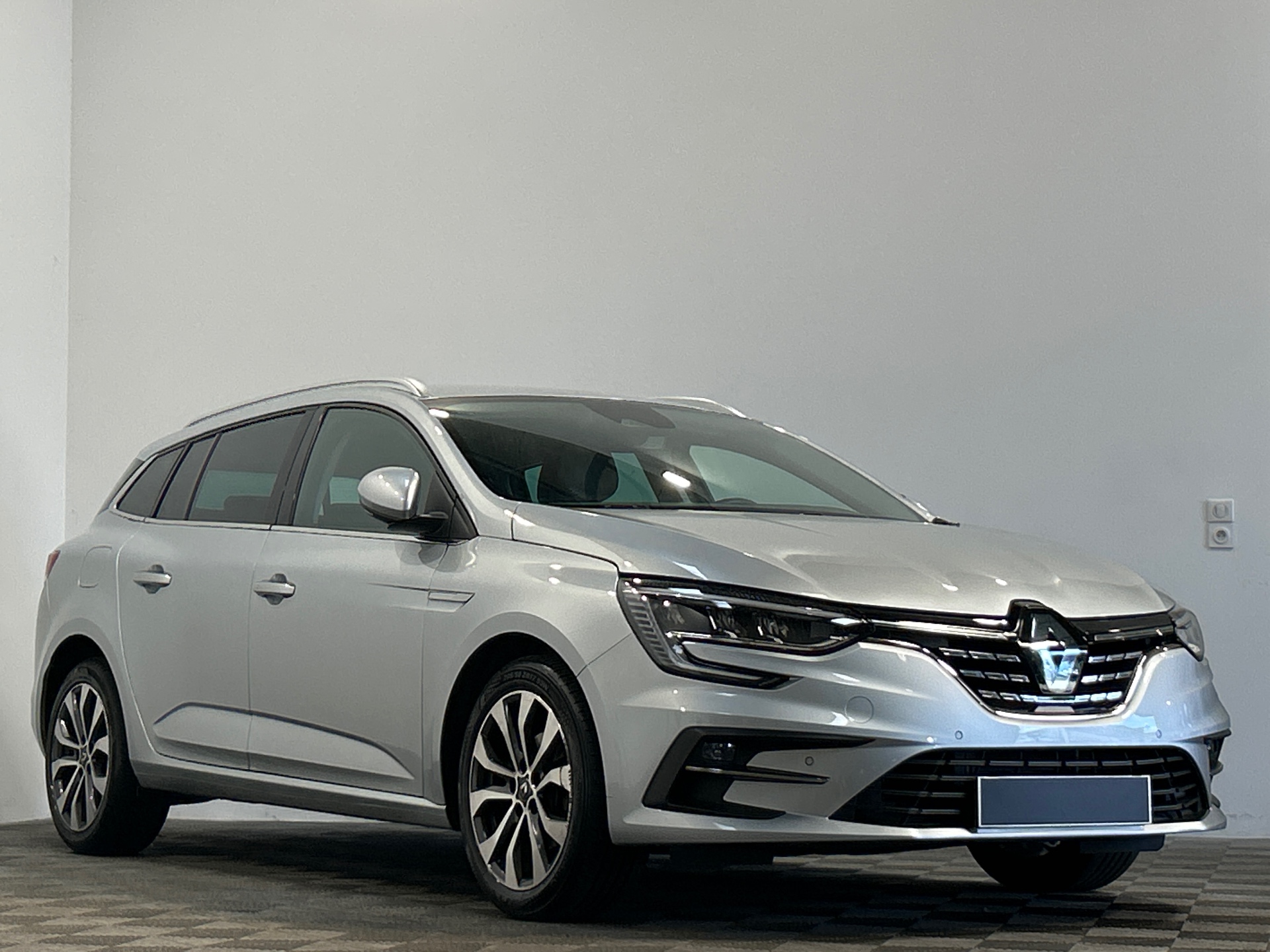 RENAULT MEGANE IV ESTATE techno TCe 140 EDC -23
