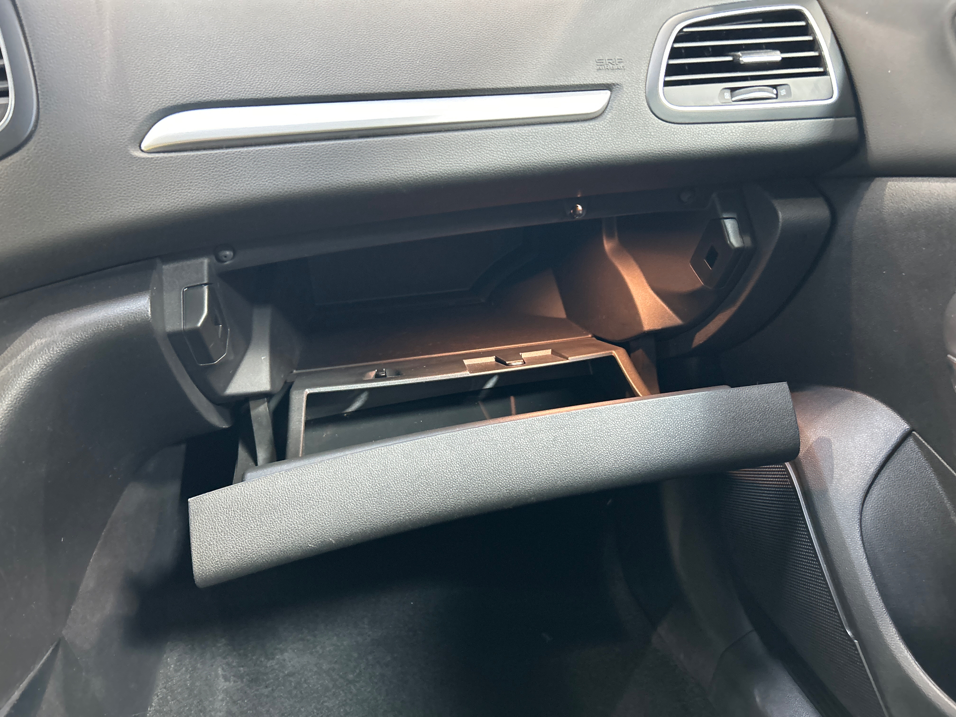 RENAULT MEGANE IV ESTATE techno TCe 140 EDC -23