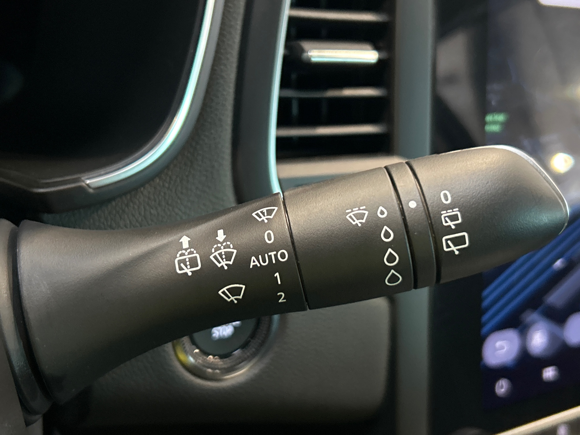 RENAULT MEGANE IV ESTATE techno TCe 140 EDC -23