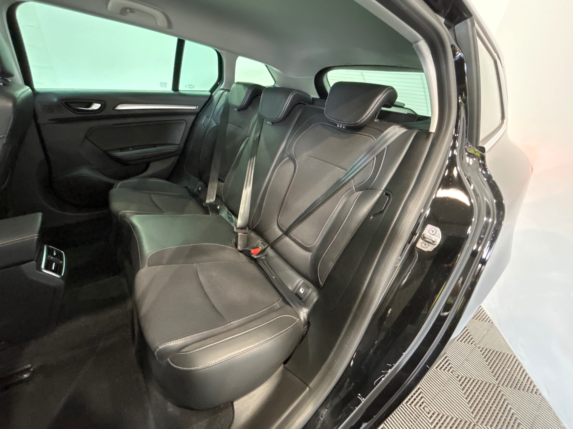 RENAULT MEGANE IV ESTATE techno TCe 140 EDC -23