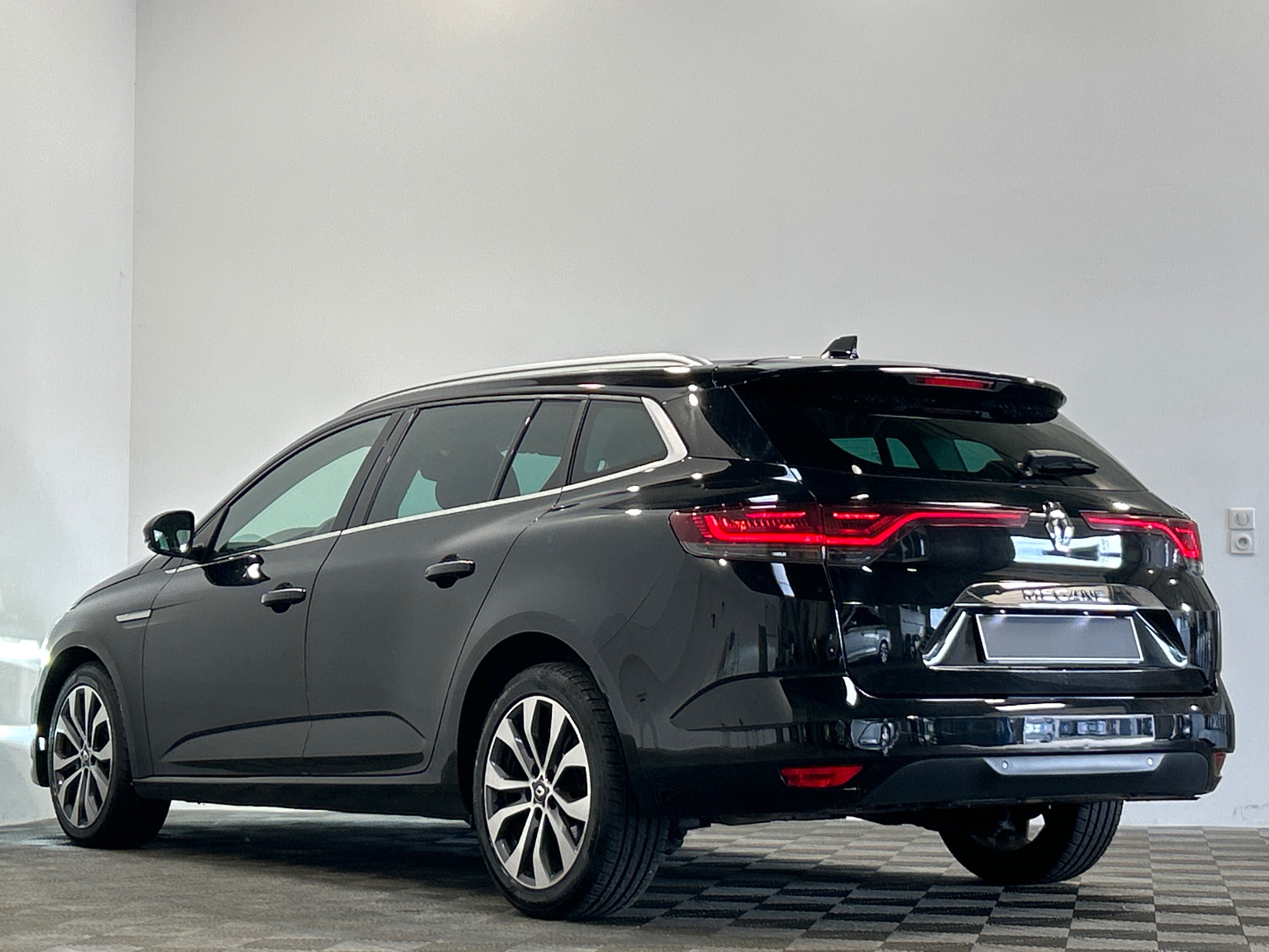 RENAULT MEGANE IV ESTATE techno TCe 140 EDC -23