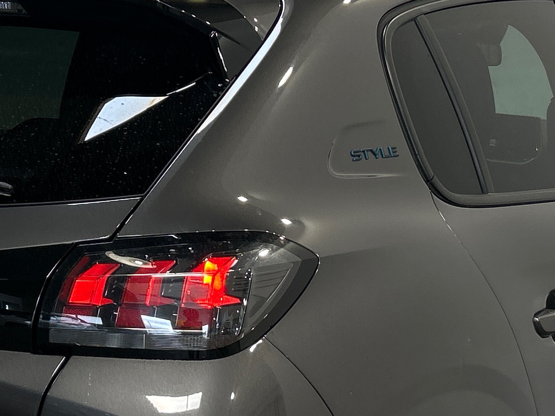 PEUGEOT 208 STYLE PURETECH 75 S&S BVM5