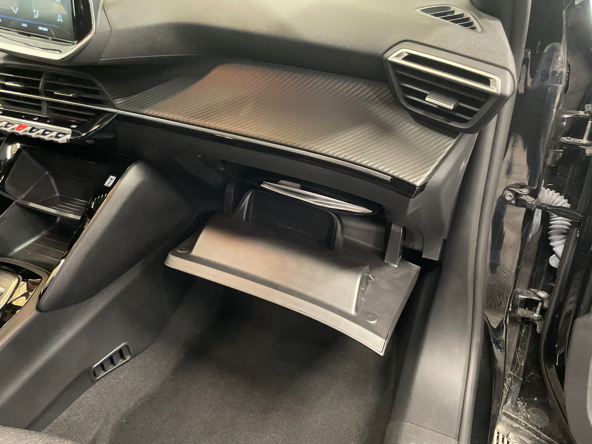 PEUGEOT 2008 Style Hybrid 145 ch e-DCS6