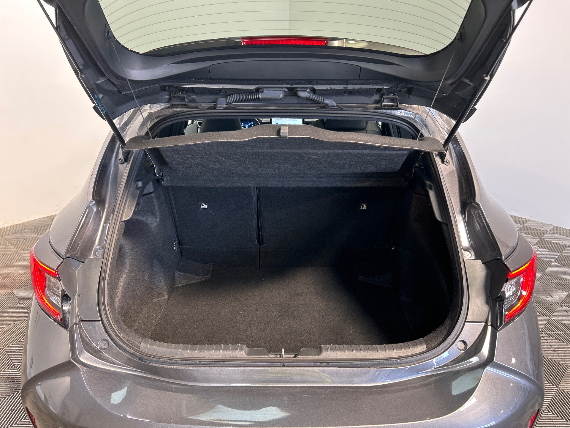 TOYOTA COROLLA PRO HYBRIDE 140H DESIGN