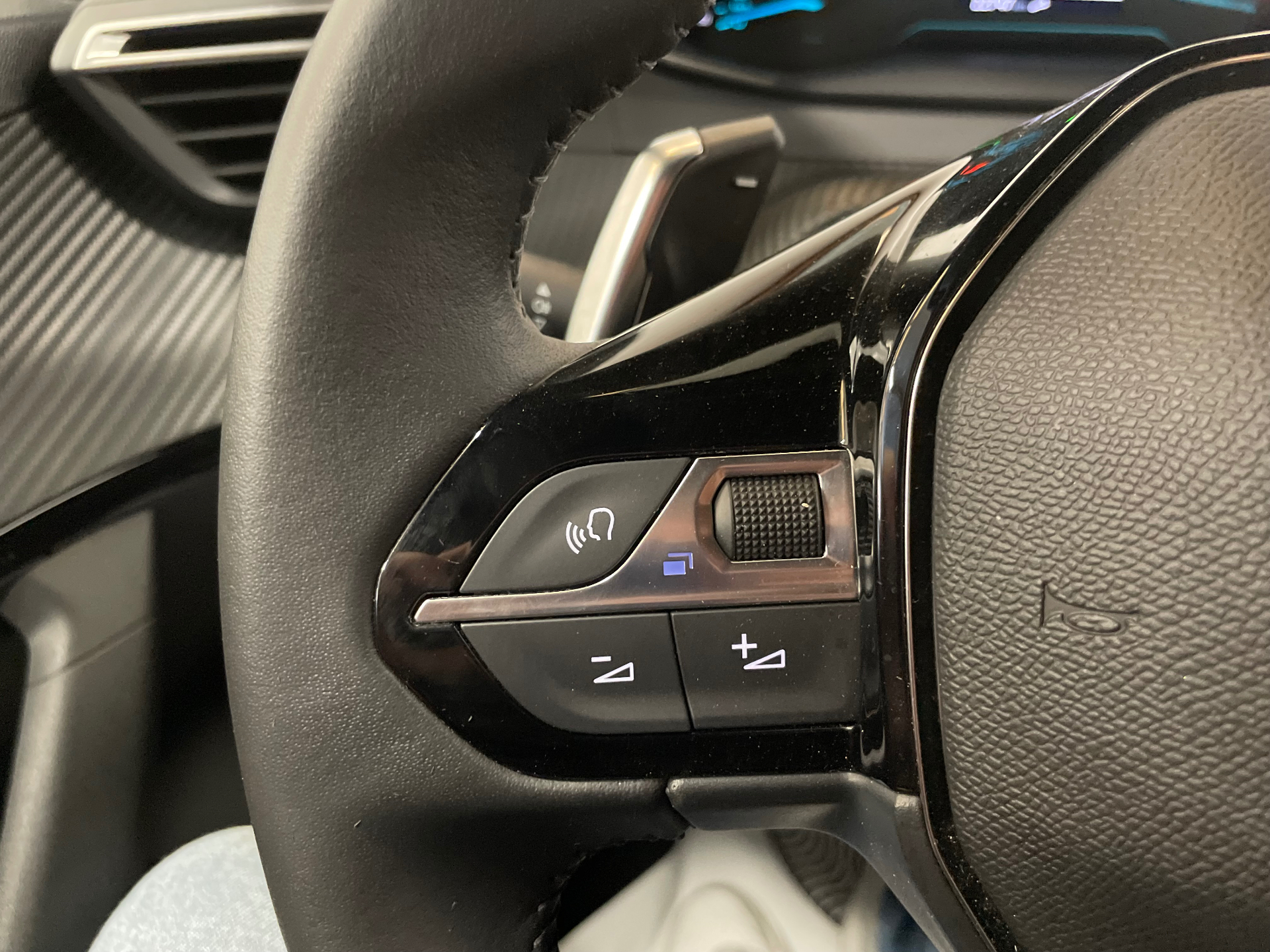 PEUGEOT 2008 Style Hybrid 145 ch e-DCS6