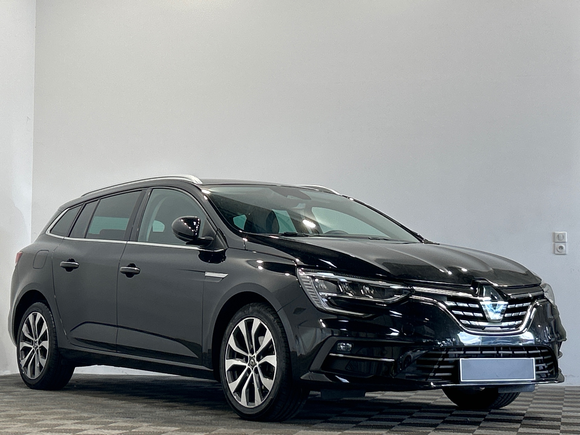 RENAULT MEGANE IV ESTATE techno TCe 140 EDC -23