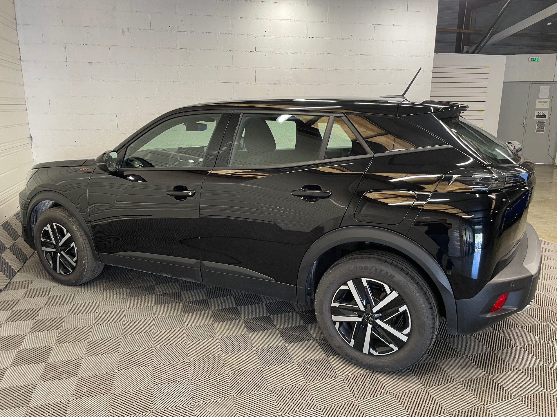 PEUGEOT 2008 Style Hybrid 145 ch e-DCS6