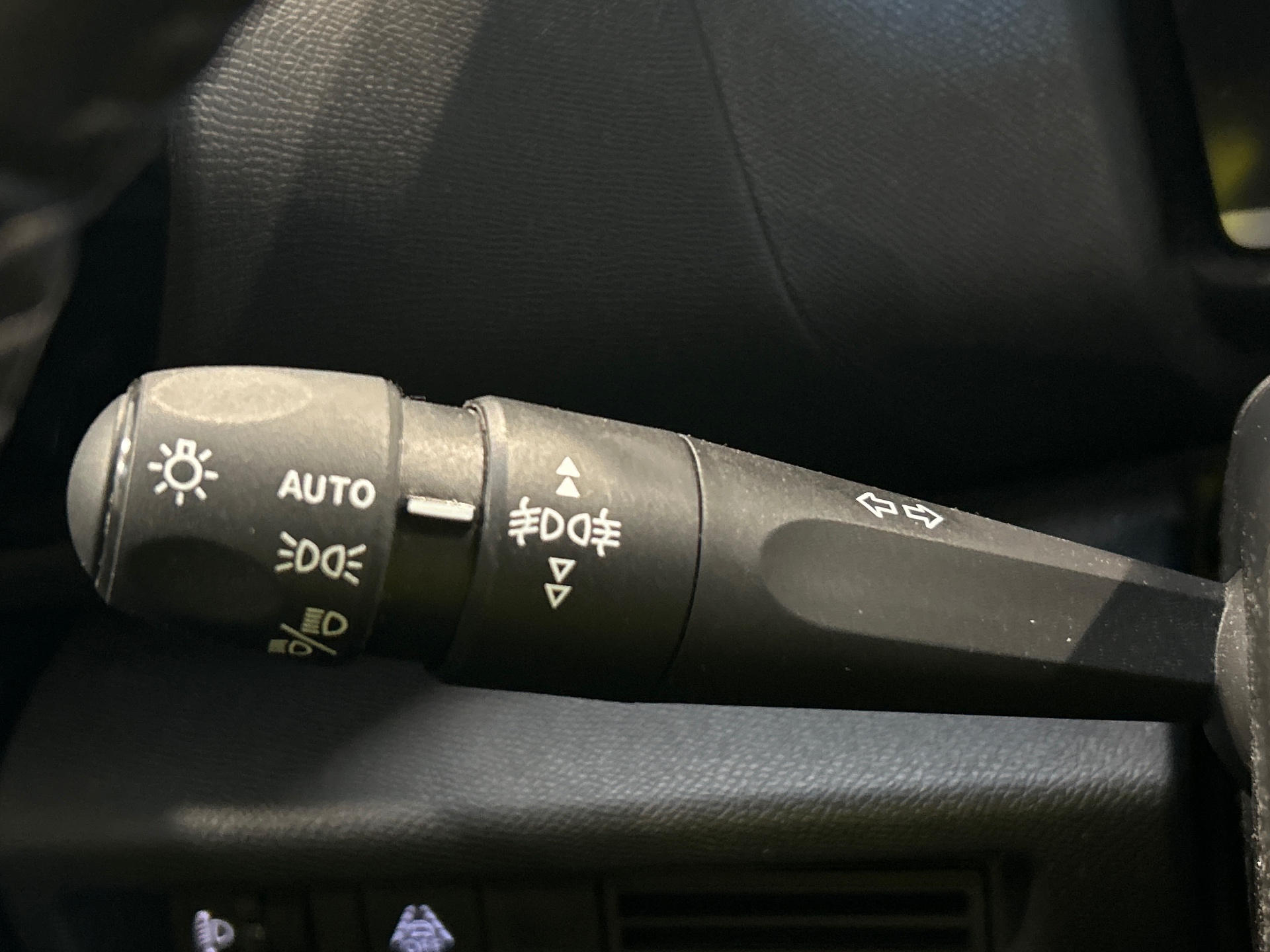 CITROEN C4 PureTech 130 BVM6 Plus