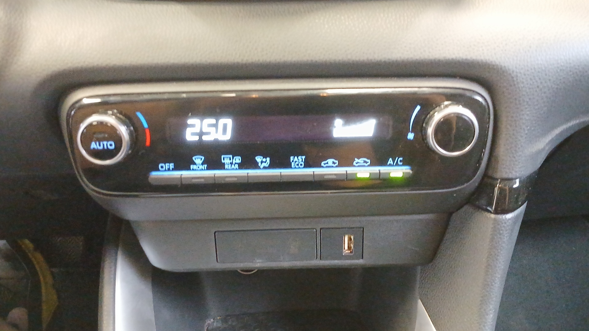 TOYOTA YARIS HYBRIDE MY21 Design