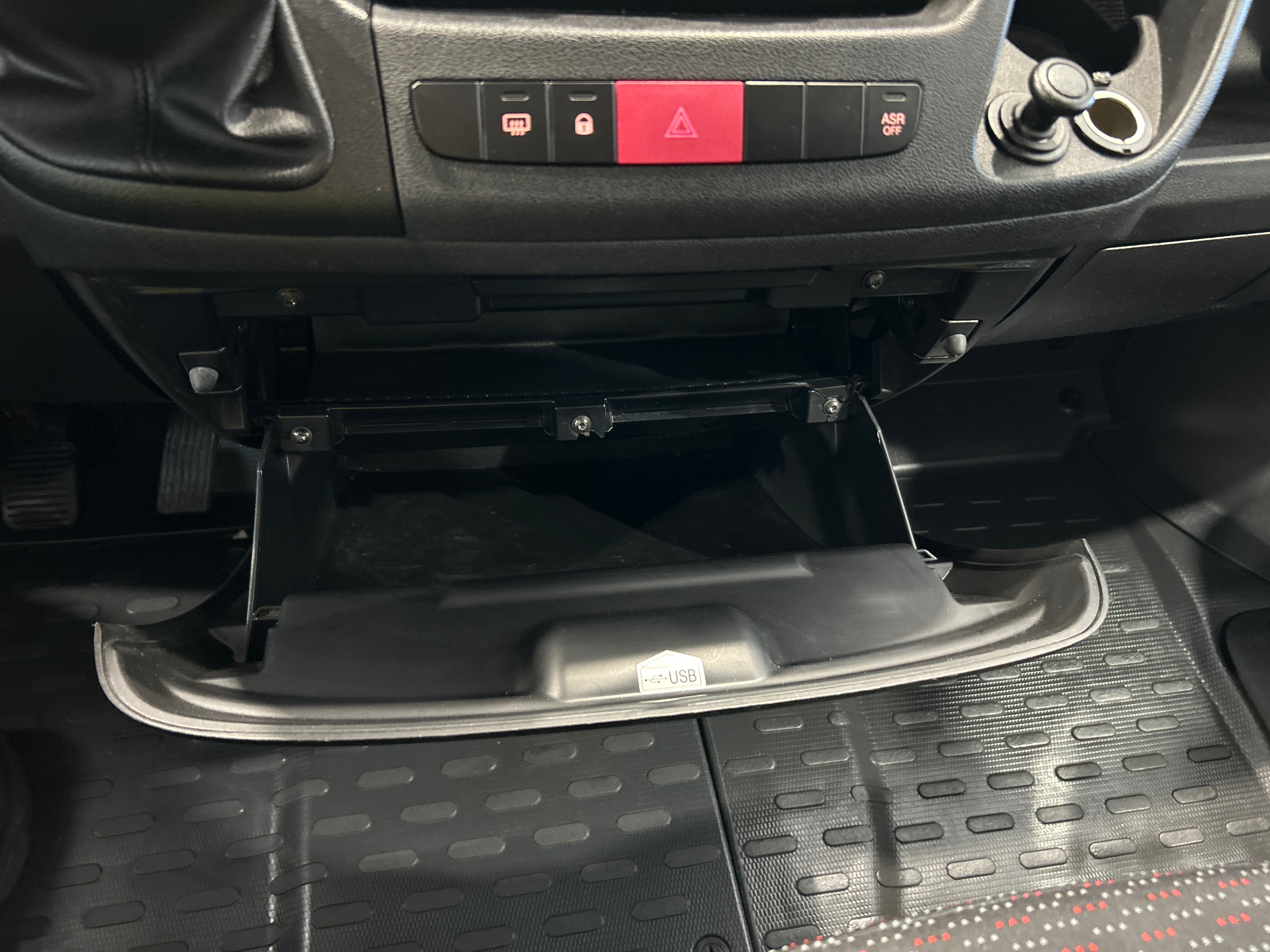 PEUGEOT BOXER FOURGON TOLE 330 L2H2 BLUEHDI 120 S&S PREMIUM