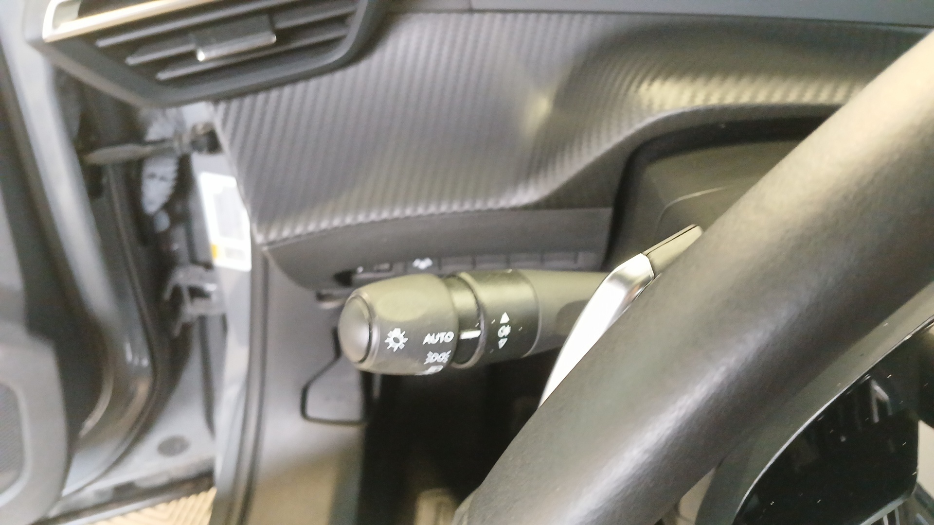 PEUGEOT 2008 Allure 130 ch S&S EAT8