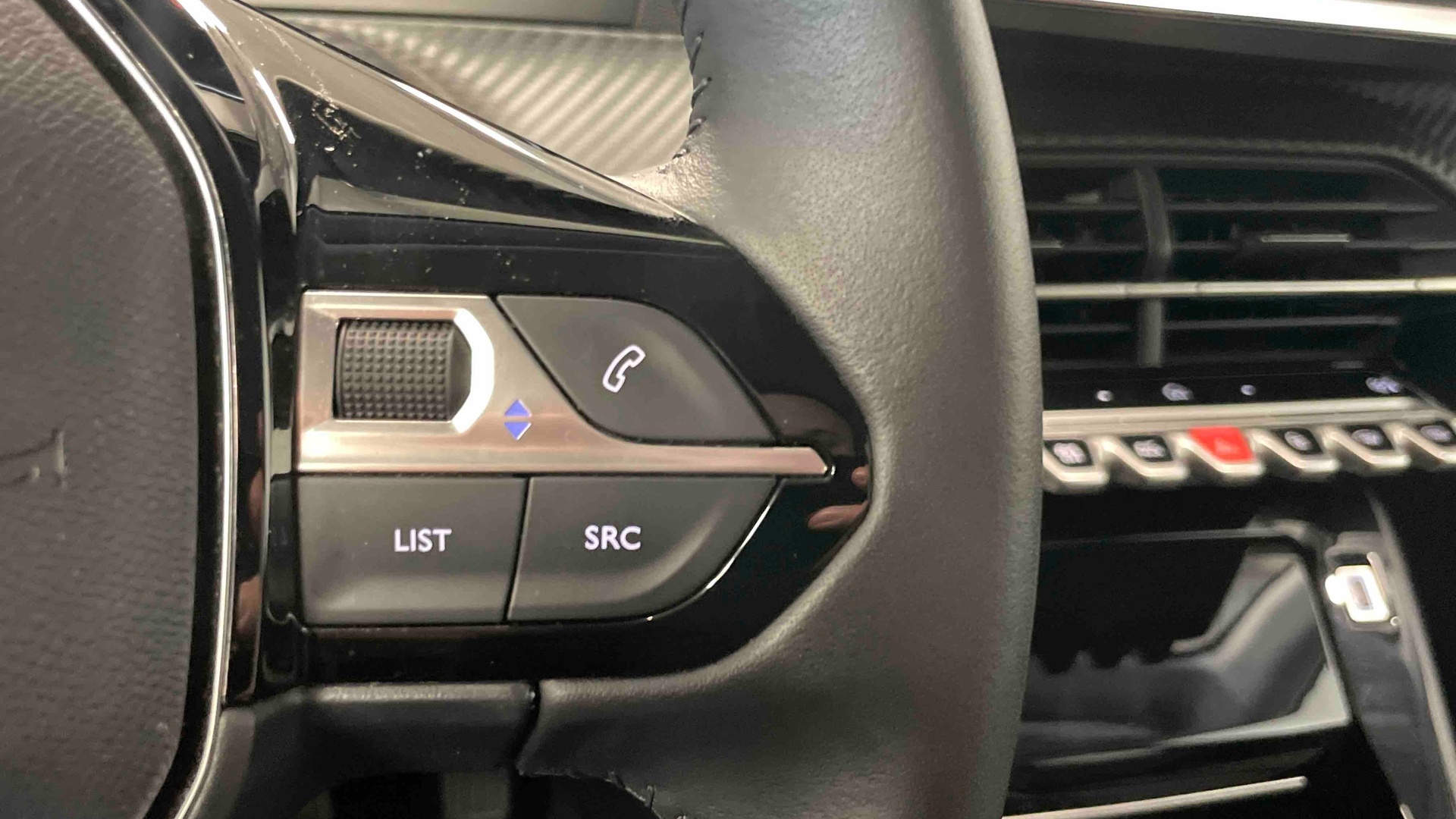 PEUGEOT 208 Allure 100 ch BVM6