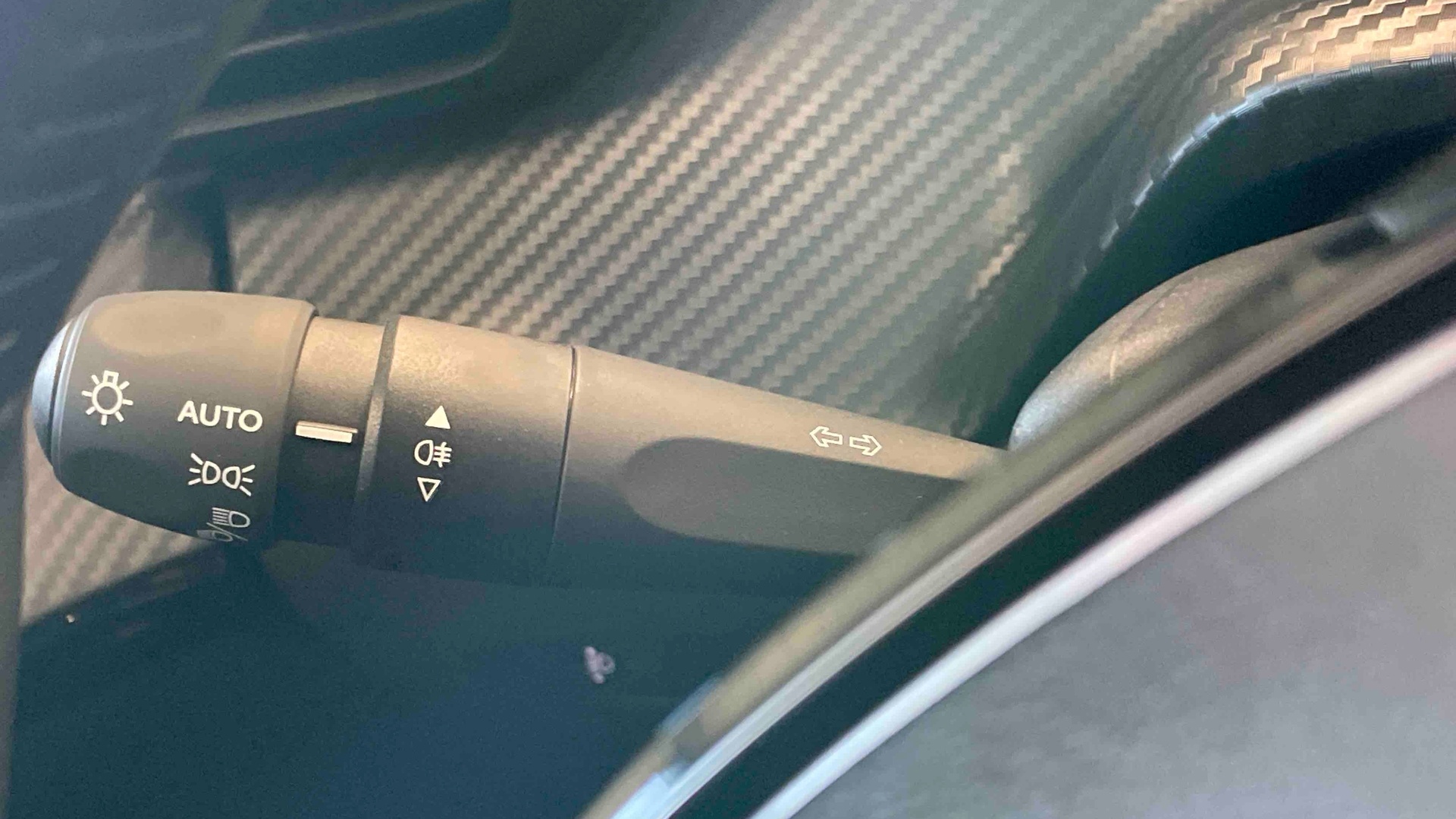 PEUGEOT 208 100 S&S BVM6 Style