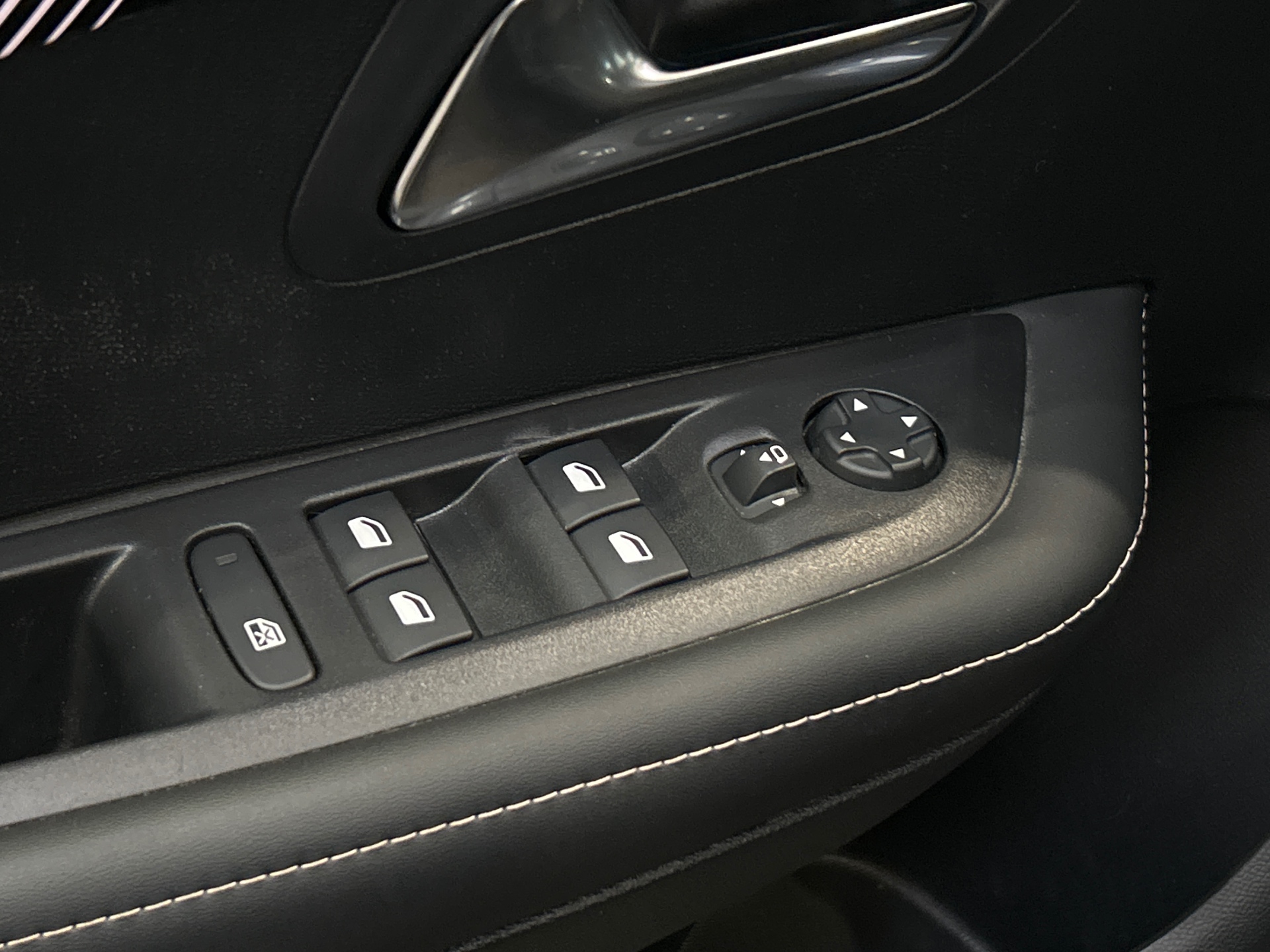 PEUGEOT 208 Allure 100 ch BVM6
