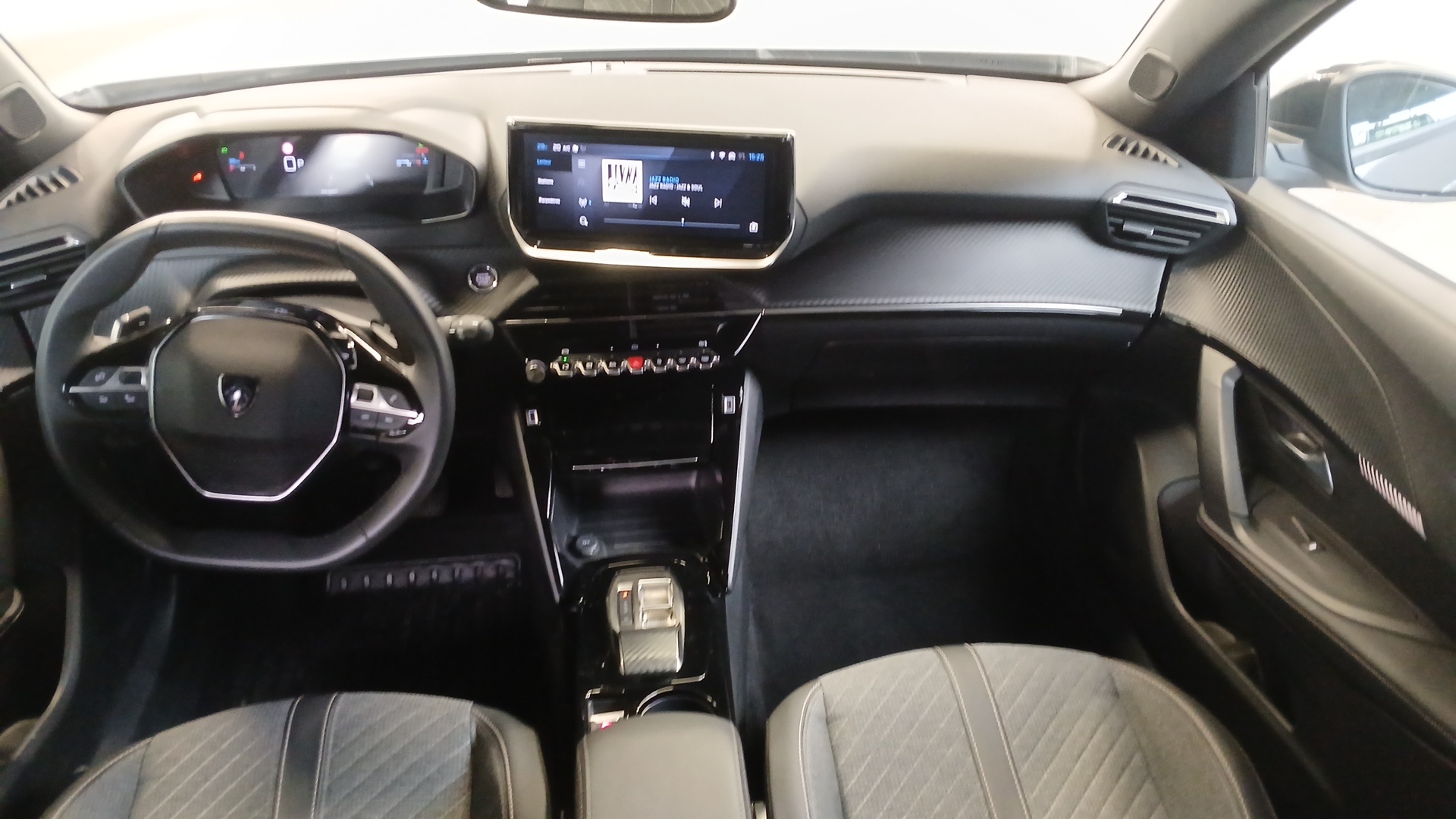 PEUGEOT 2008 Allure 130 ch S&S EAT8