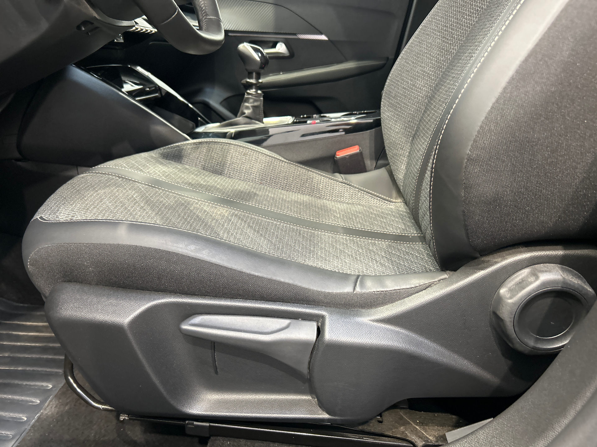 PEUGEOT 208 Allure 100 ch BVM6