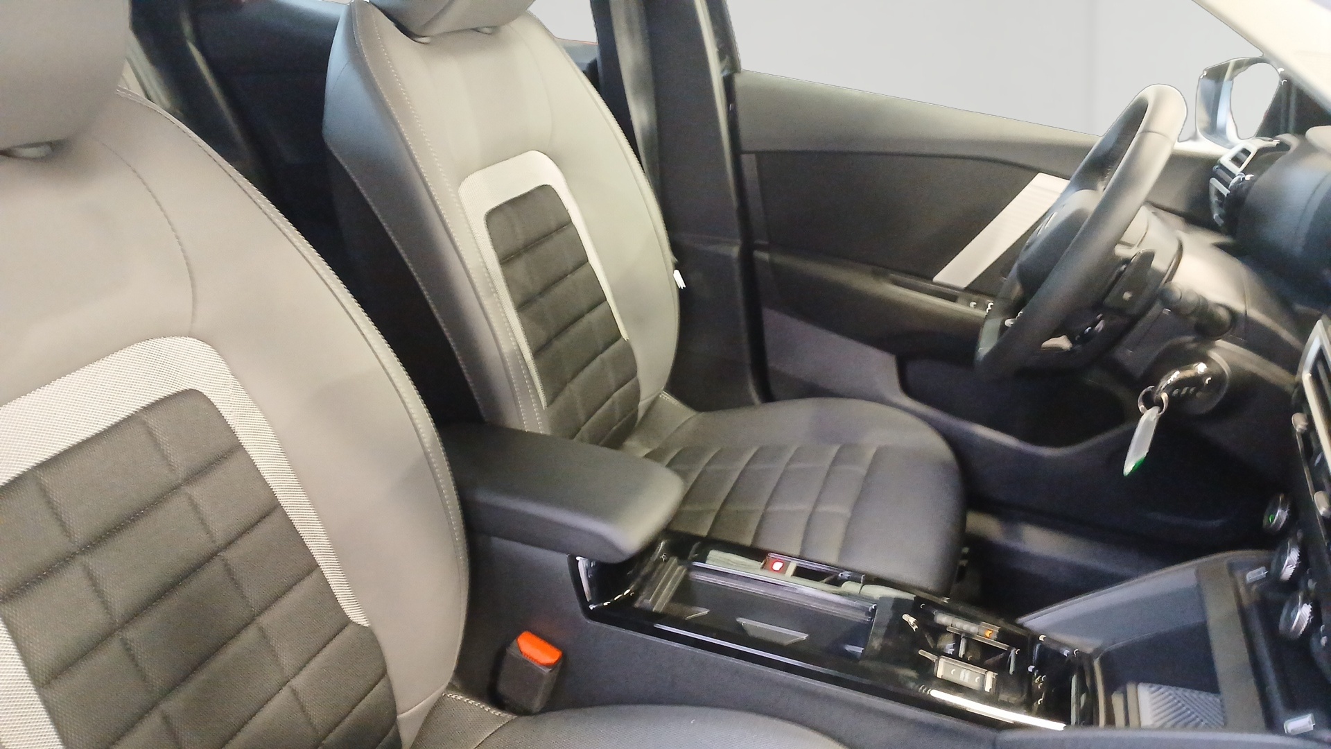 CITROEN C4 Hybride 145ch e-DCS6 PLUS