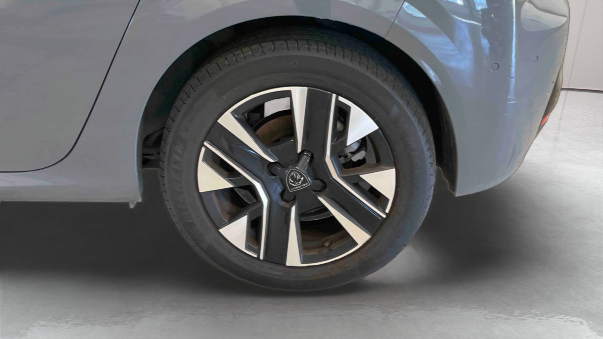 PEUGEOT 208 Allure 100 ch BVM6