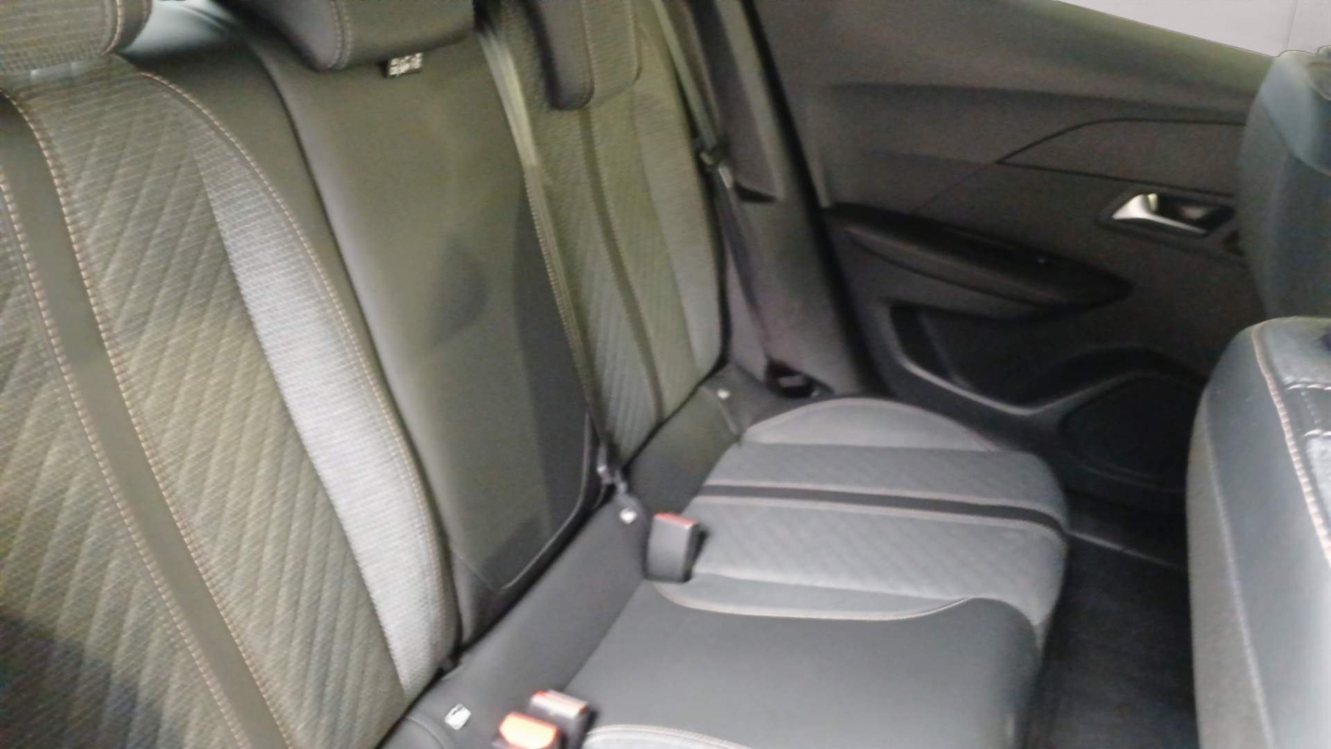 PEUGEOT 2008 Allure 130 ch S&S EAT8