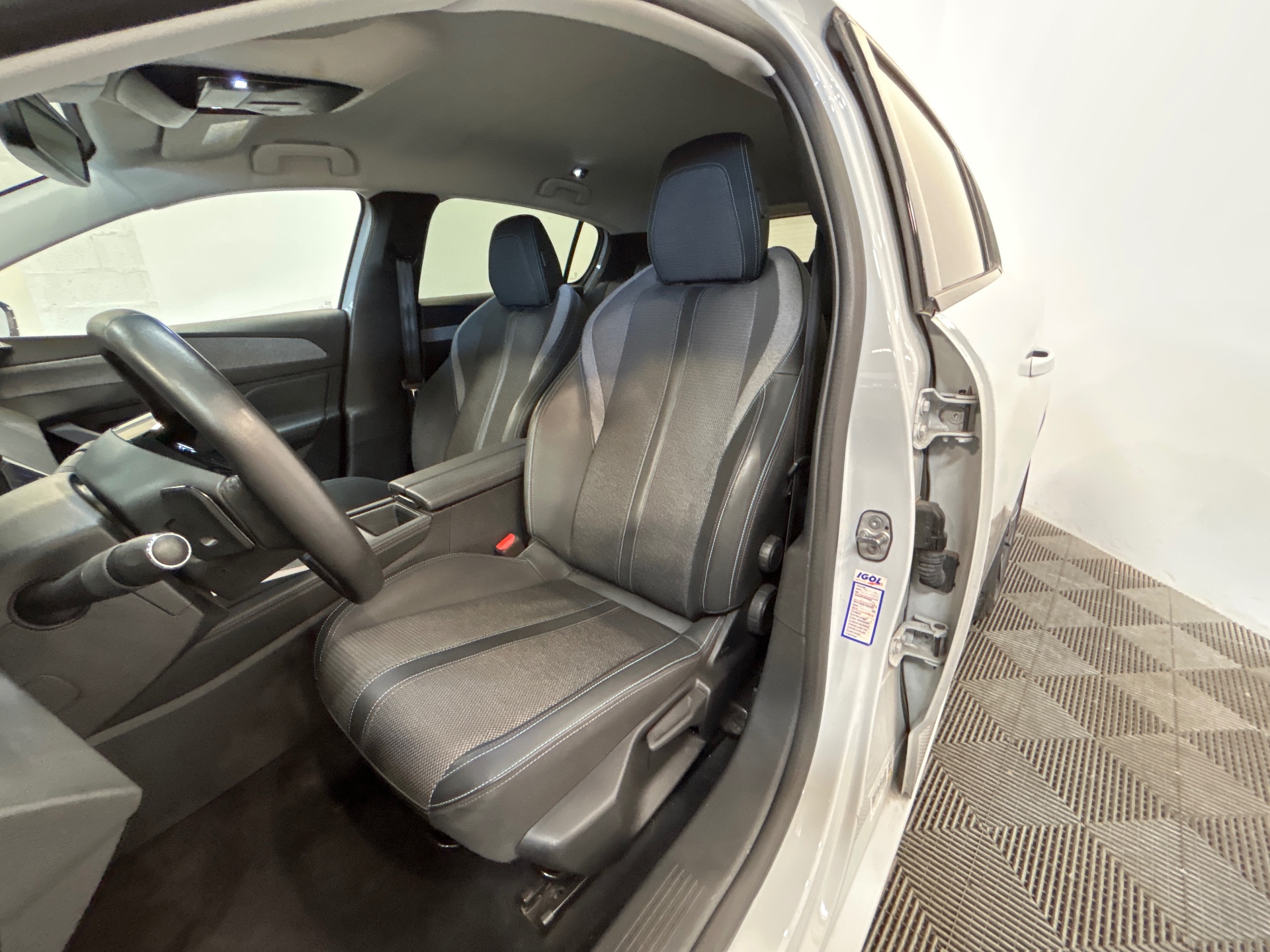 PEUGEOT 308 PHEV 180 e-EAT8 Allure