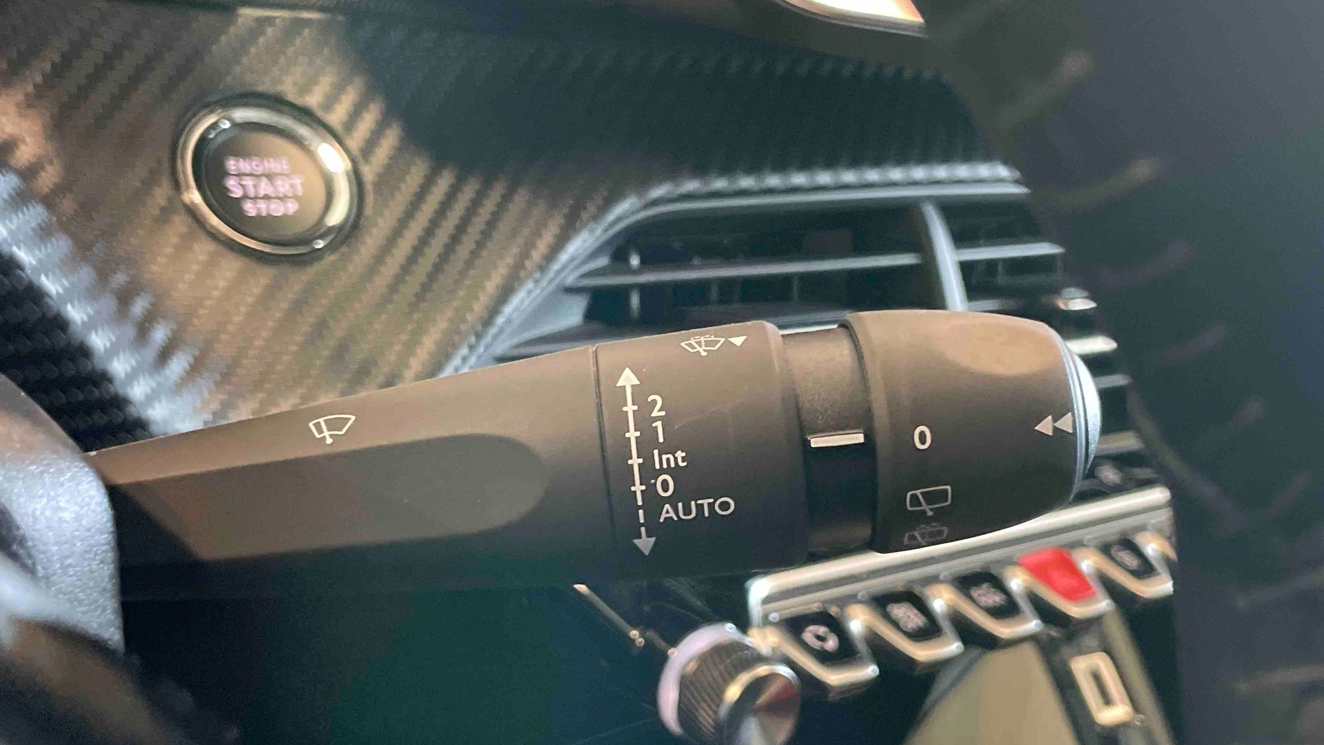 PEUGEOT 2008 ELECTRIQUE 136 ch Roadtrip