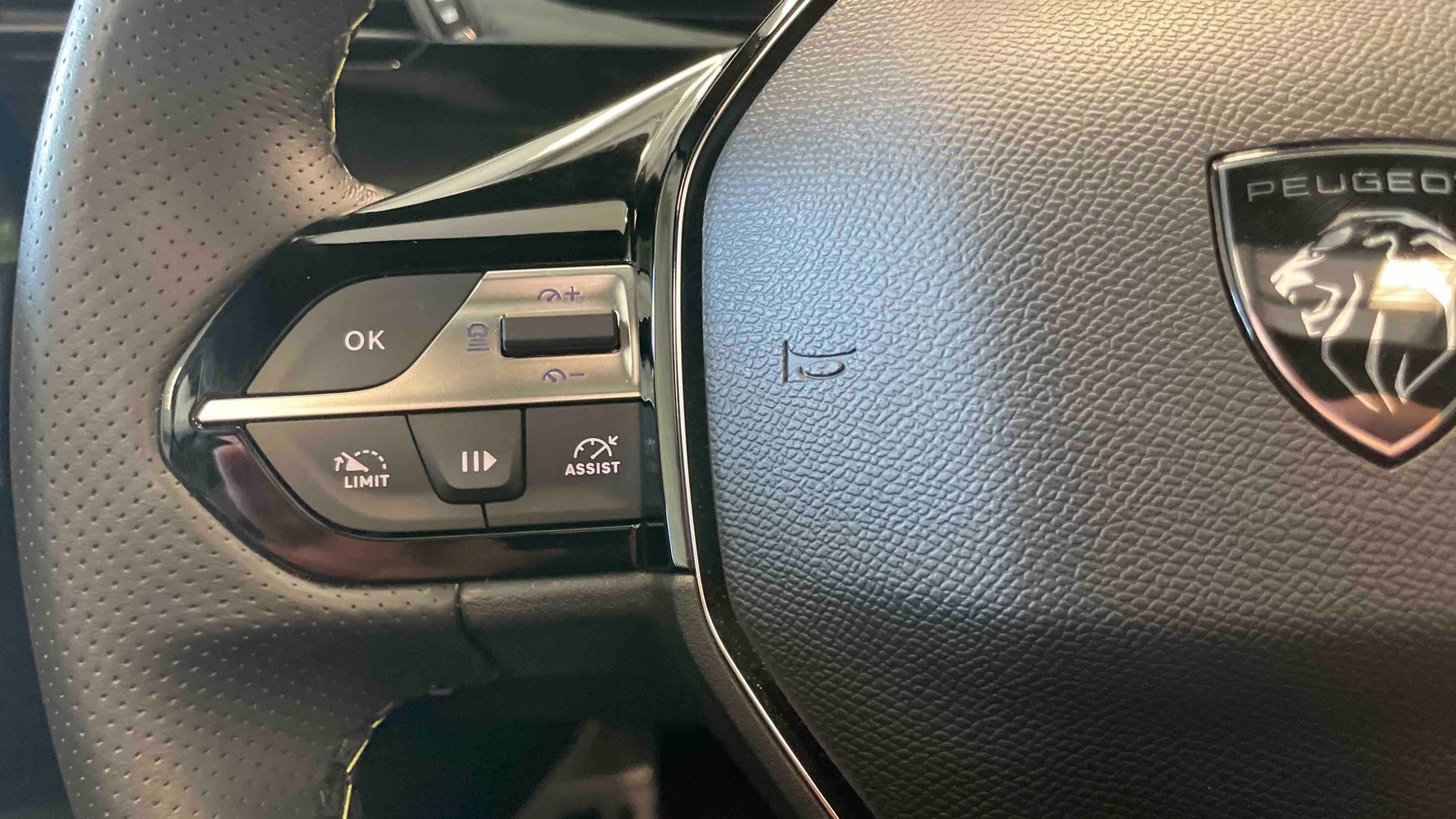PEUGEOT 308 SW SW GT Hybrid 145 ch e-DCS6