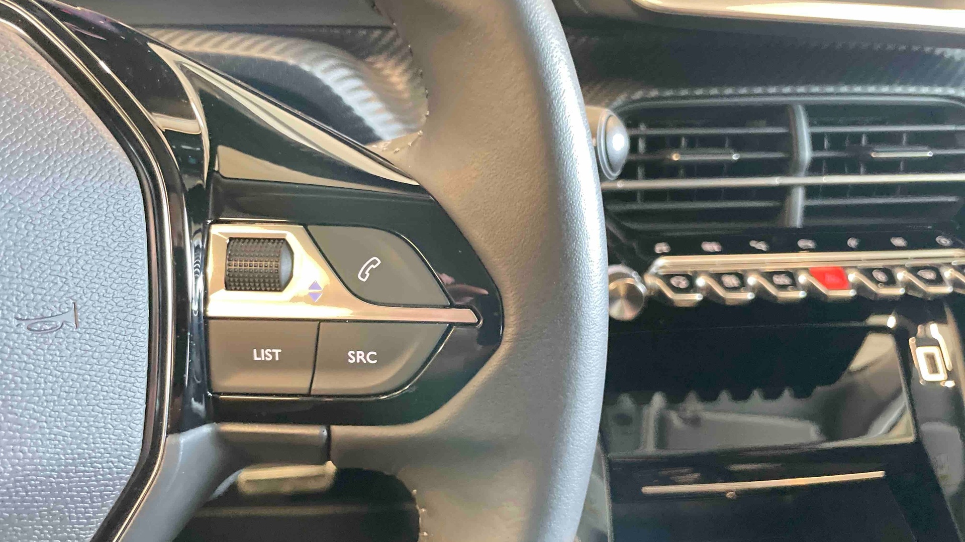PEUGEOT 2008 ELECTRIQUE 136 ch Roadtrip