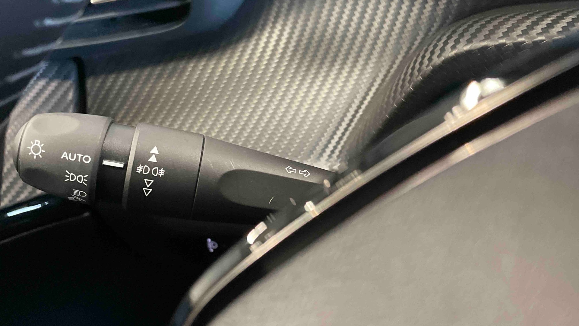 PEUGEOT 2008 ELECTRIQUE 136 ch Roadtrip