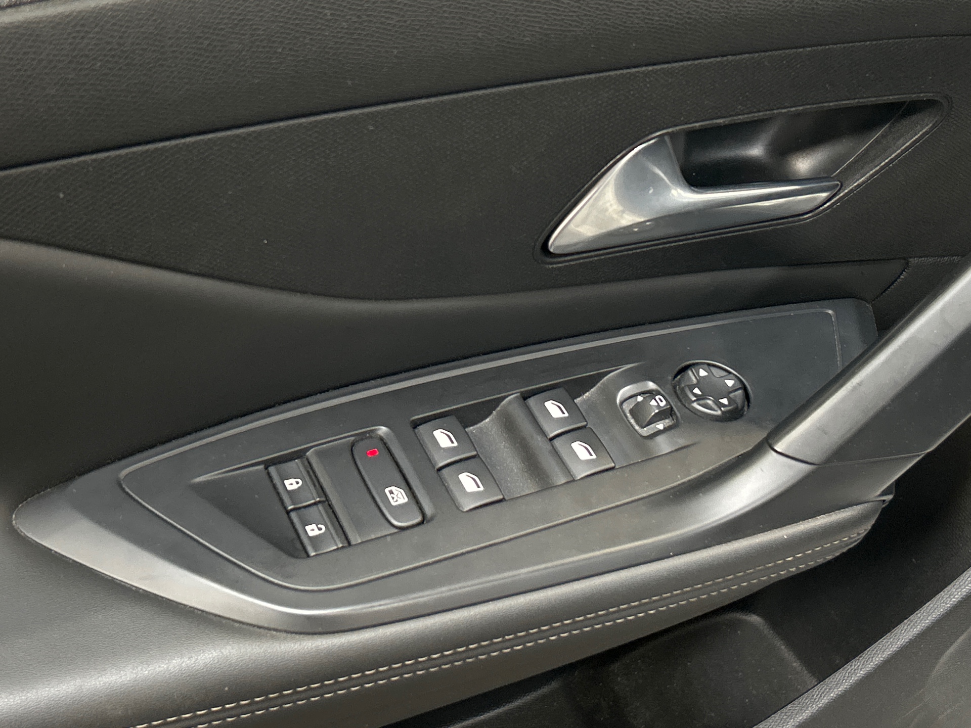 PEUGEOT 308 PHEV 180 e-EAT8 Allure