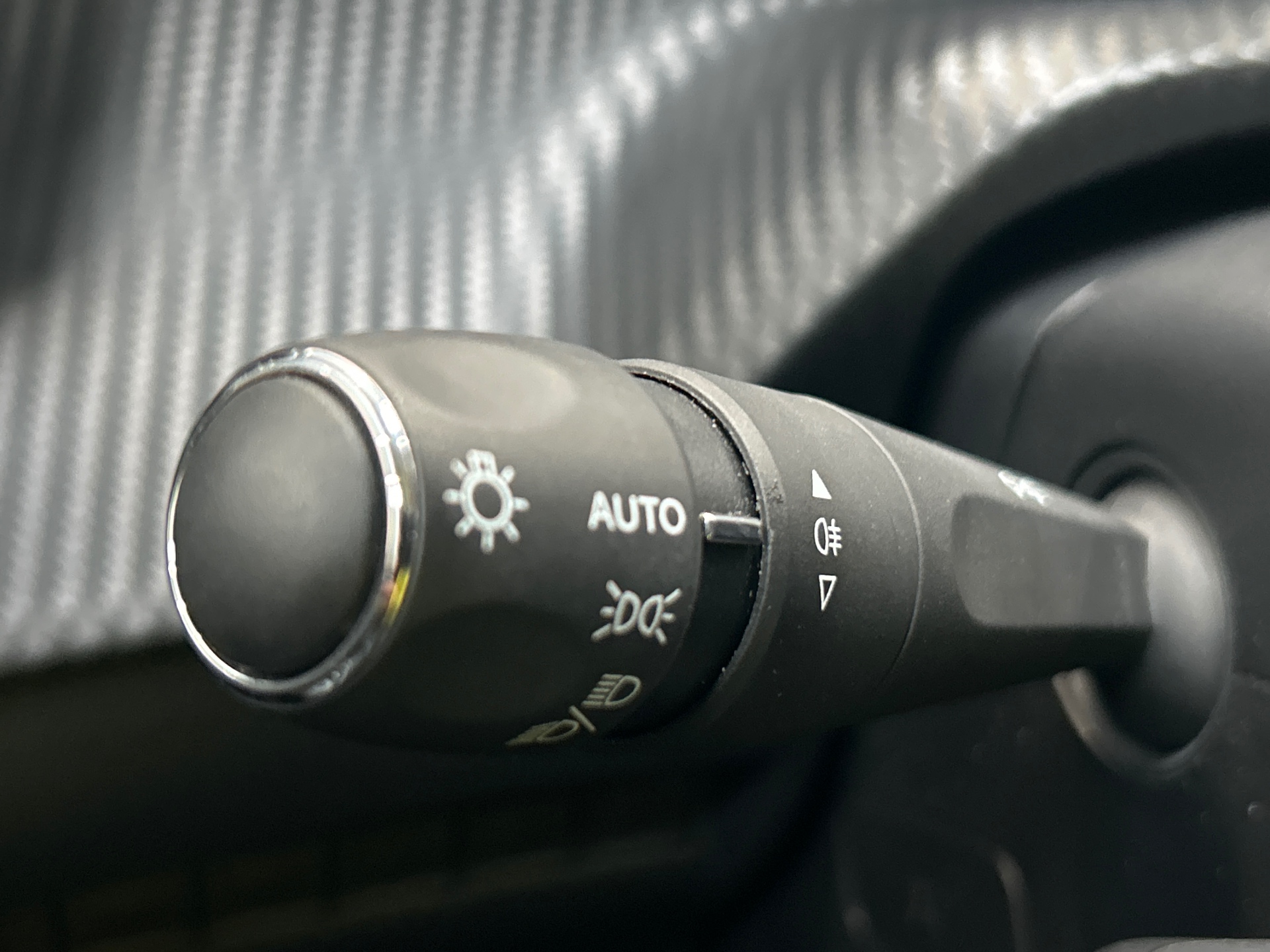 PEUGEOT 208 ALL PT100 BVM