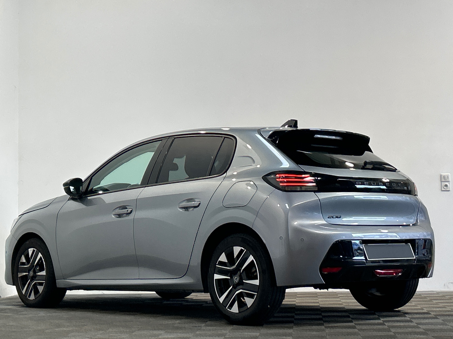 PEUGEOT 208 ALL PT100 BVM