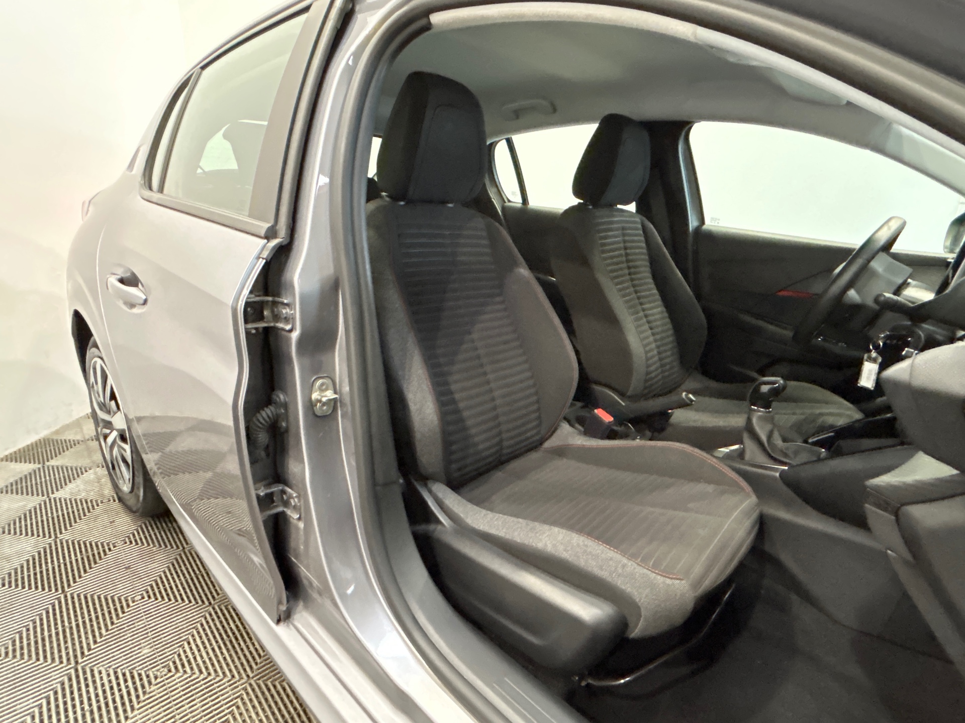 PEUGEOT 208 ACTIVE PACK PURETECH 75 S&S BVM5