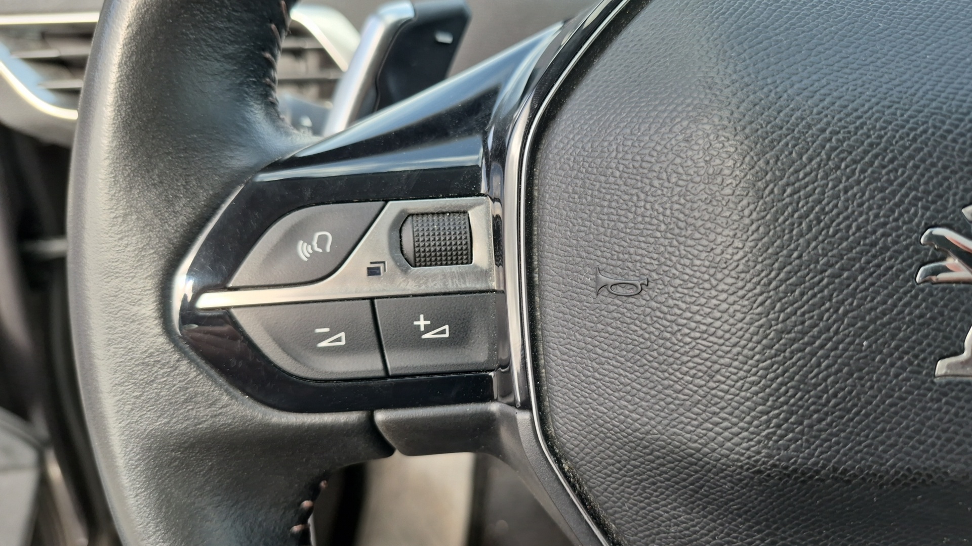 PEUGEOT 3008 BlueHDi 130ch S&S EAT8 Active Pack