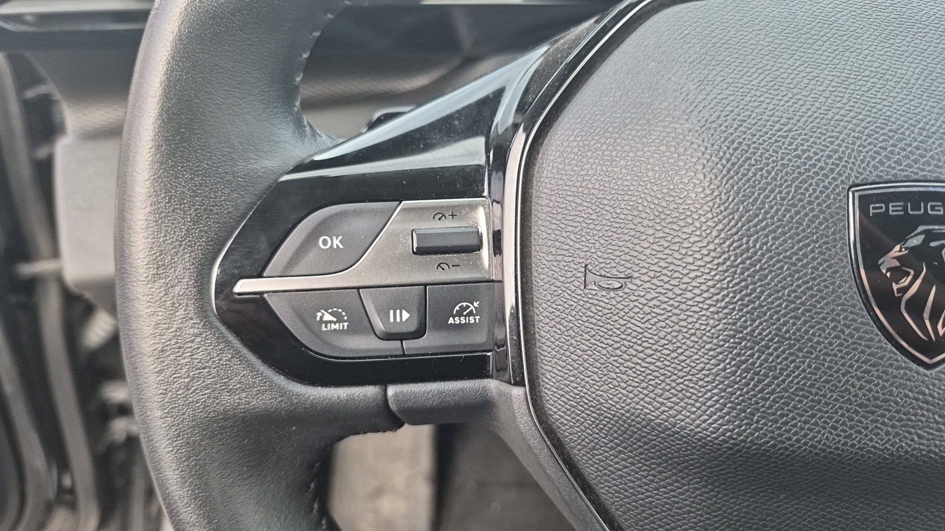 PEUGEOT 308 BlueHDi 130ch S&S EAT8 Active Pack