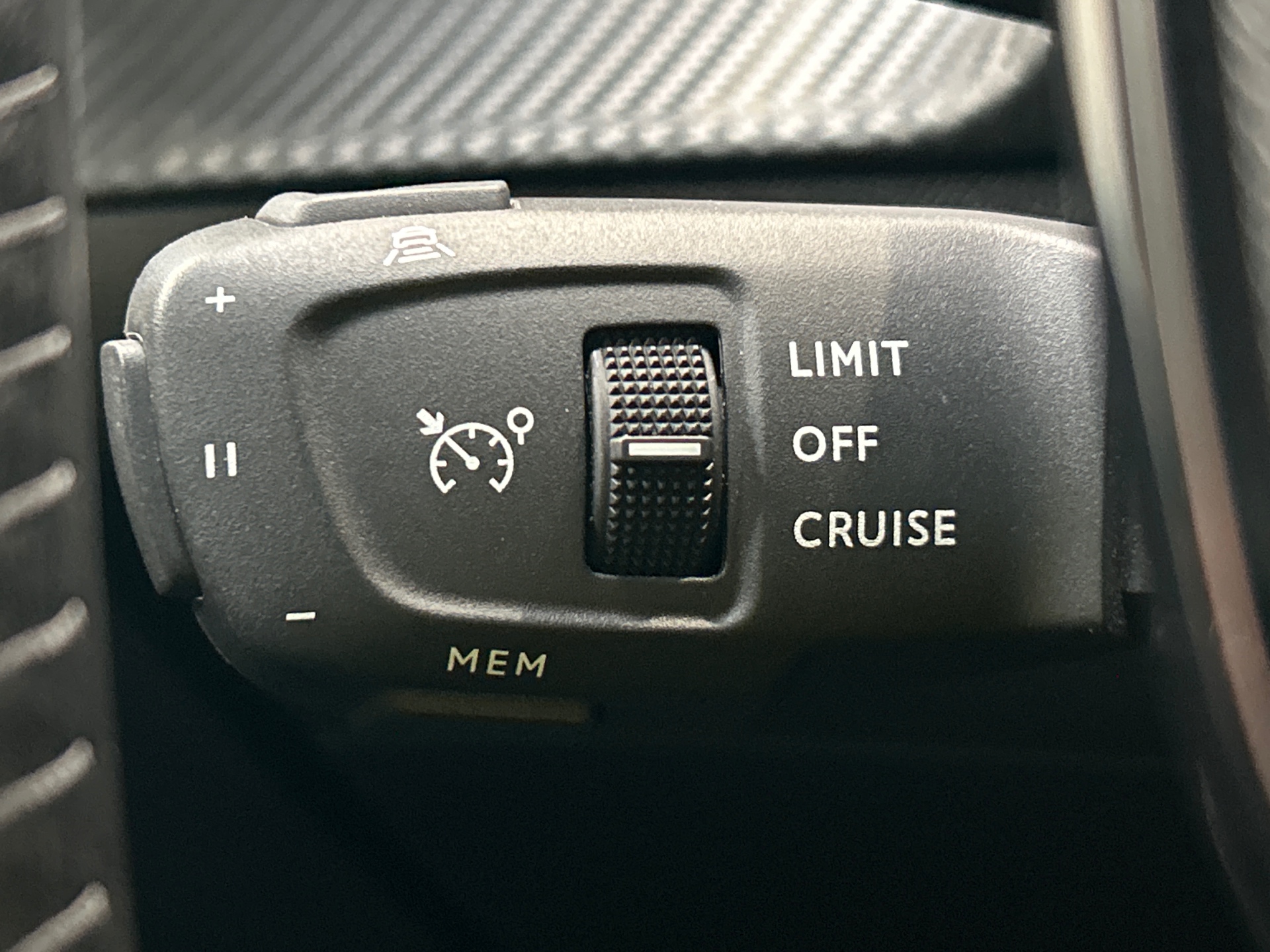 PEUGEOT 208 ALL PT100 BVM