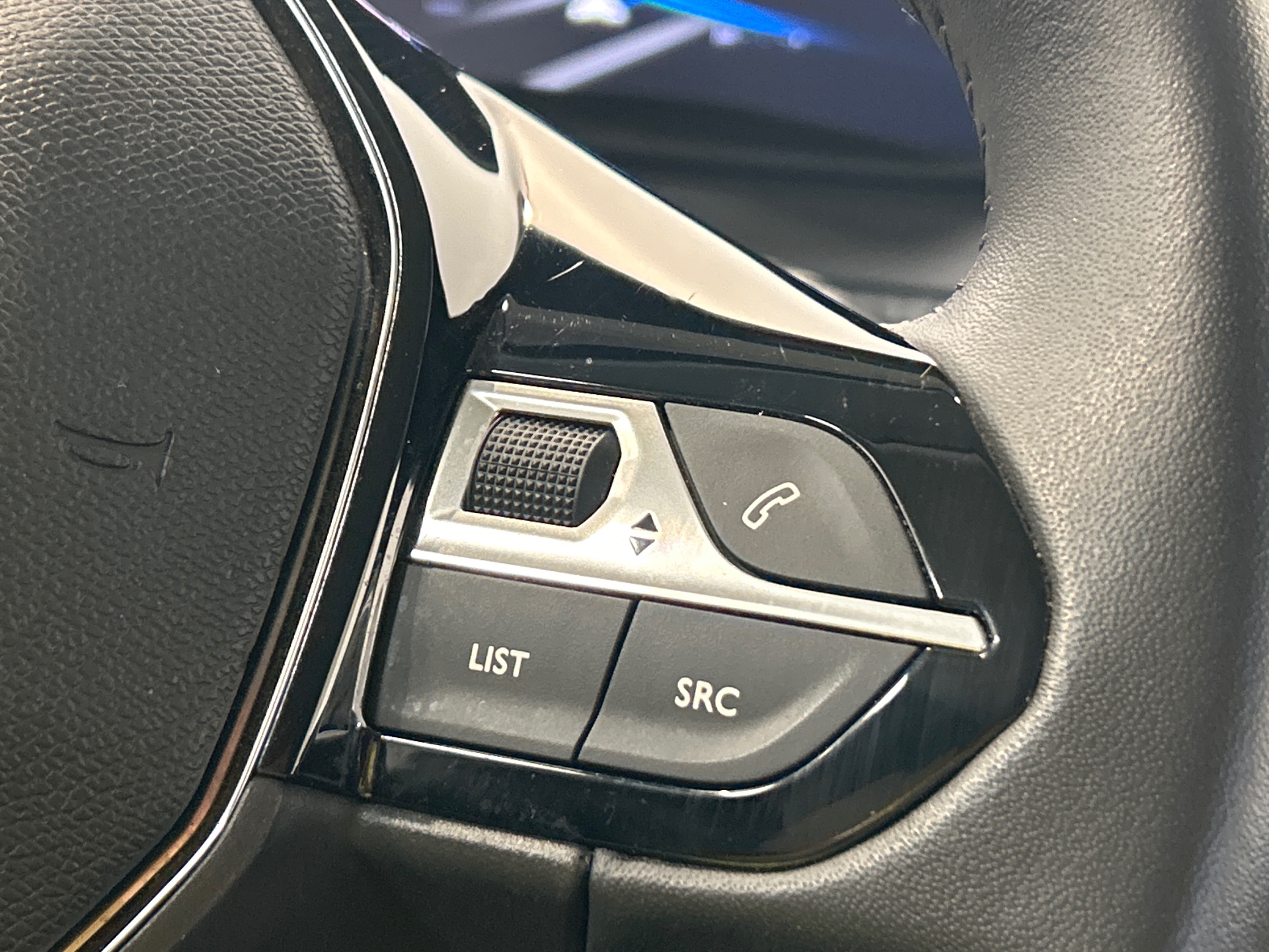 PEUGEOT 208 ALL PT100 BVM