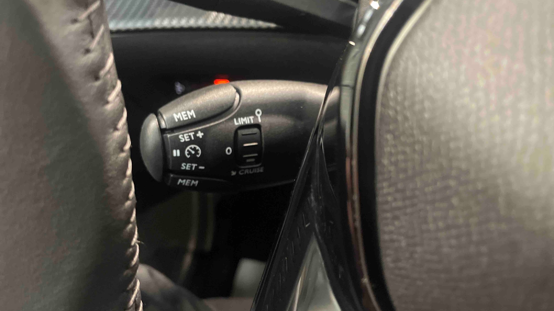 PEUGEOT 2008 PureTech 130 S&S BVM6 Allure Pack