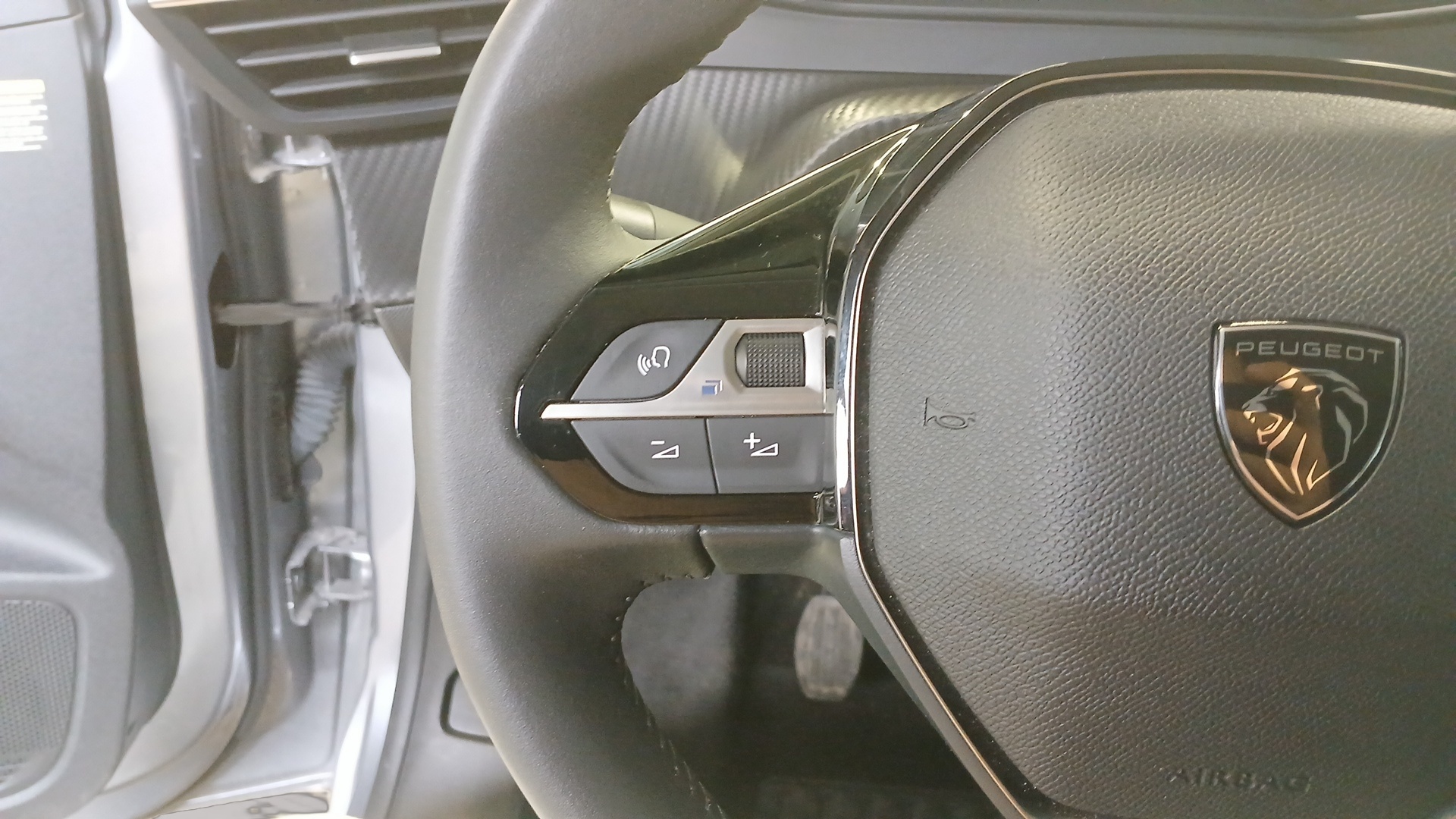 PEUGEOT 208 Allure 100 ch BVM6