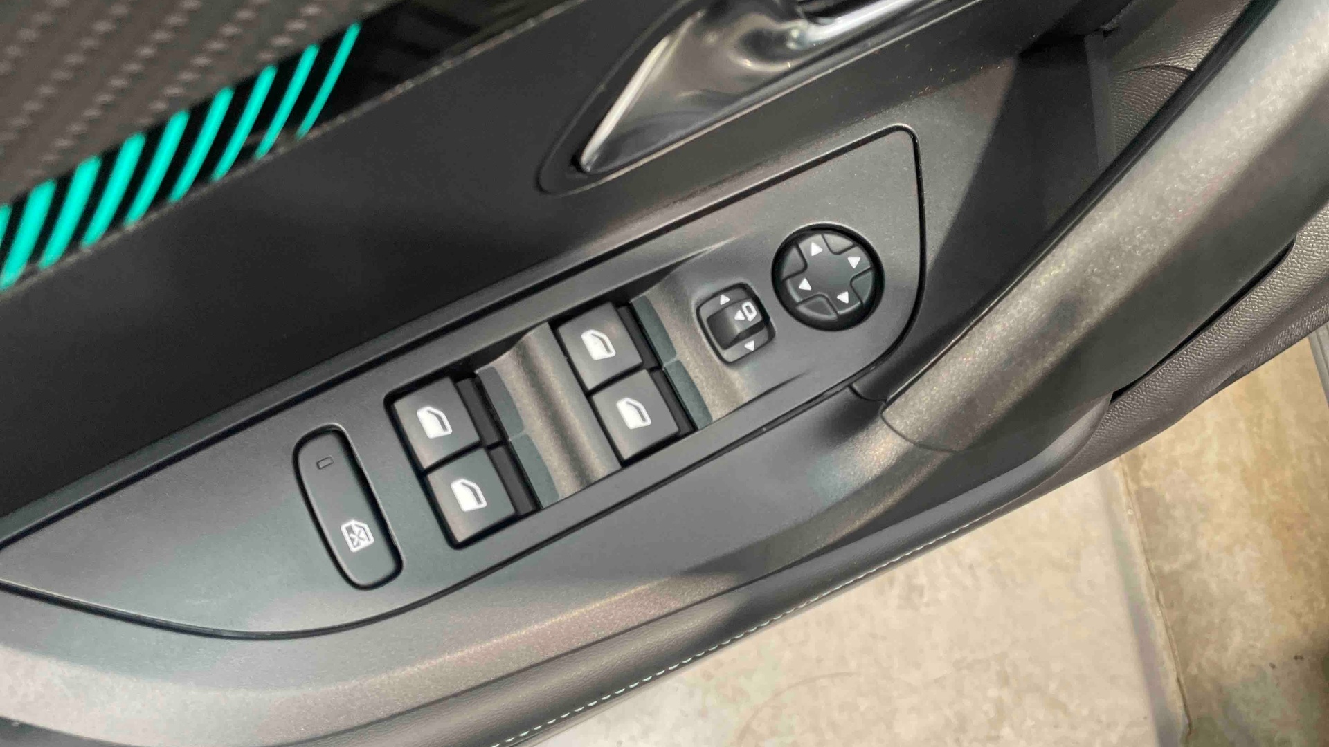 PEUGEOT 2008 PureTech 130 S&S BVM6 Allure Pack
