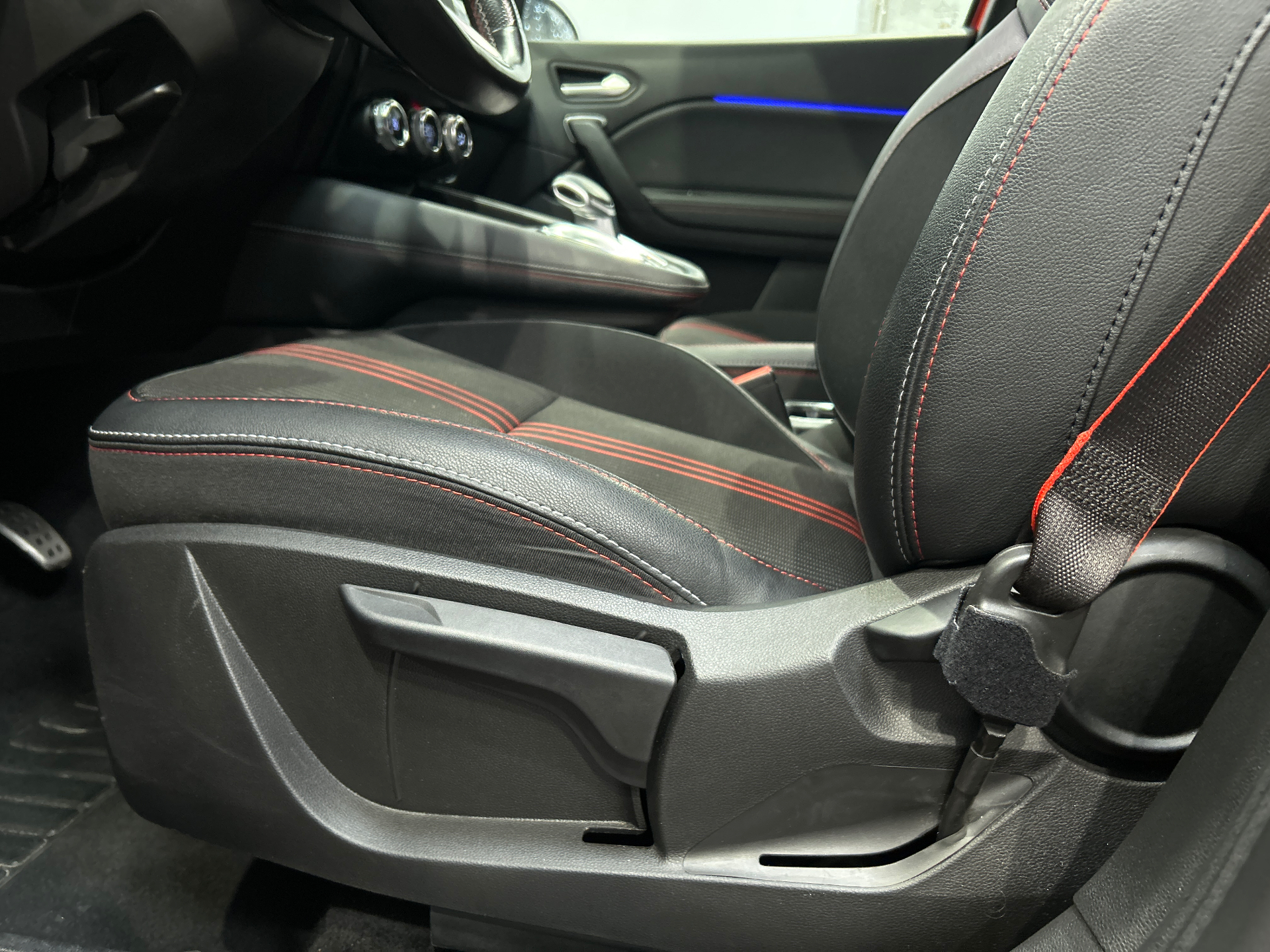 RENAULT CAPTUR R.S. line mild hybrid 160 EDC