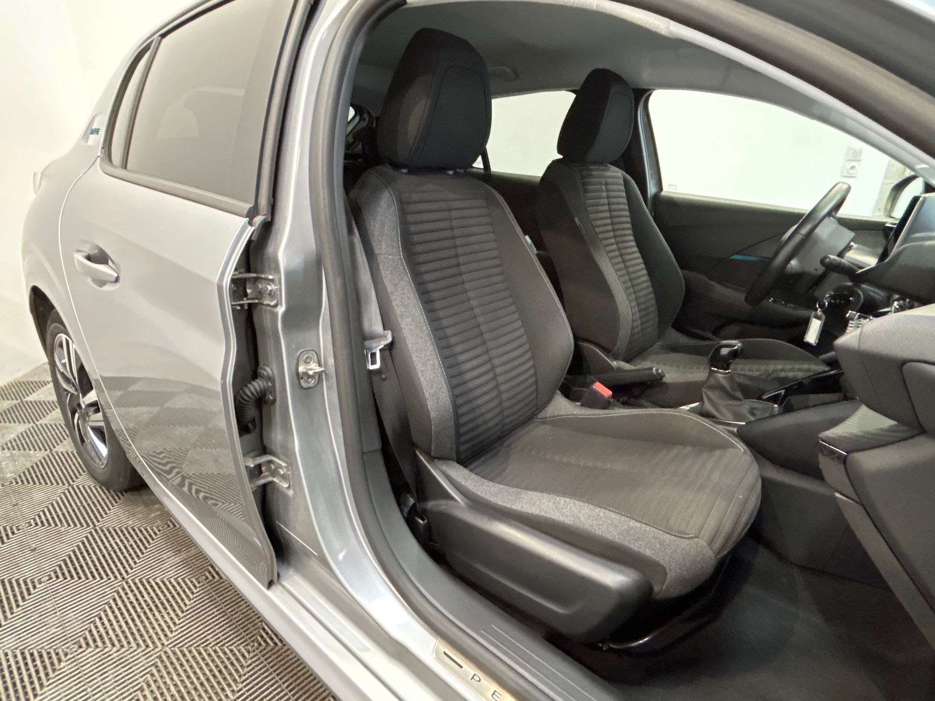 PEUGEOT 208 STYLE PURETECH 75 S&S BVM5