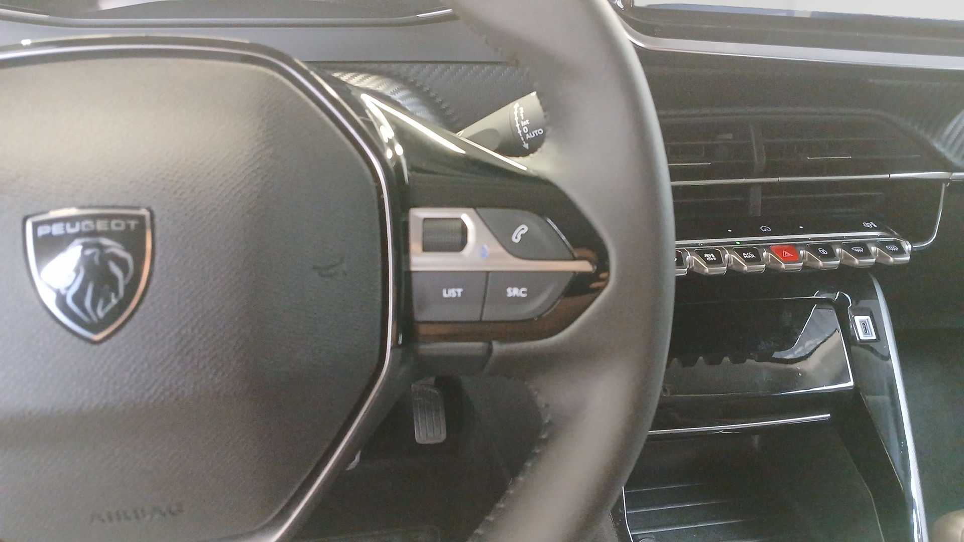 PEUGEOT 208 Allure 100 ch BVM6
